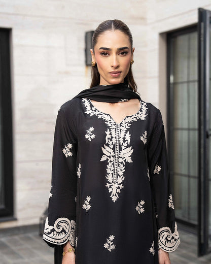 MIDNIGHT LACE
