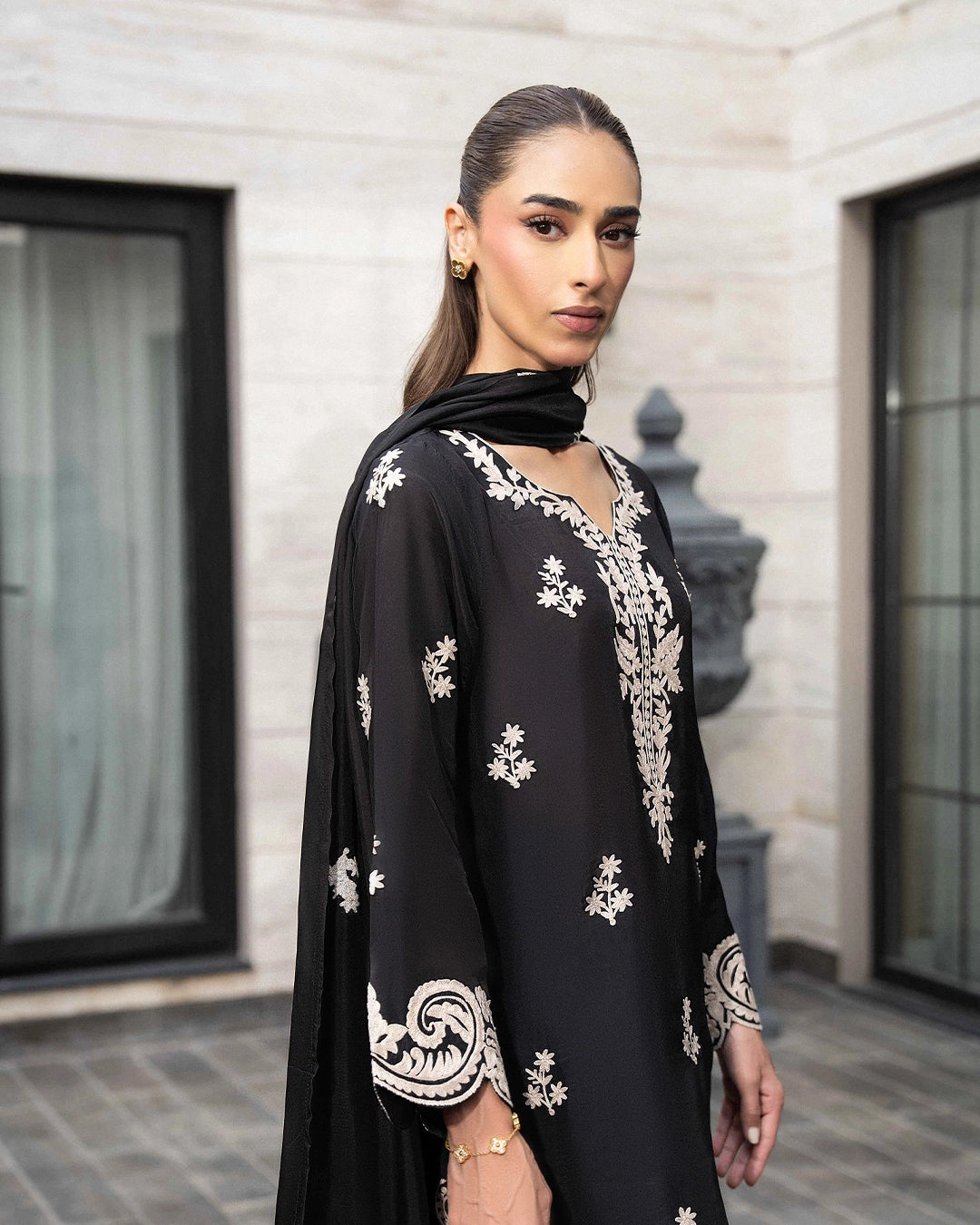 MIDNIGHT LACE