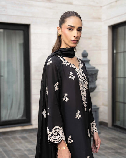 MIDNIGHT LACE